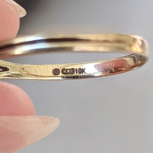 Antique 10K solid gold diamond ring - Picture 12 of 12